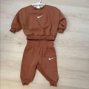 Toddler 12 months Nike jogger set